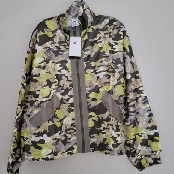 Nike Jackets & Blazers - Nike Women’s Oversized Fit Jacket XXL